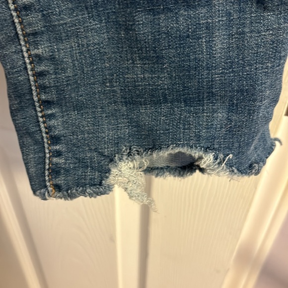 Women's Levi’s 724 High Rise Straight Crop Distressed Jeans. Size: 30 - Picture 4 of 7